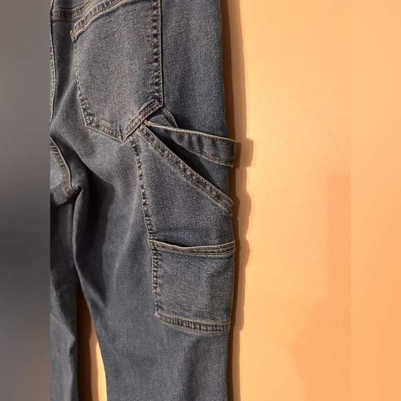 ❤️ 3/$15❤️ BCBG Carpenter jeans / flare - Picture 5 of 12